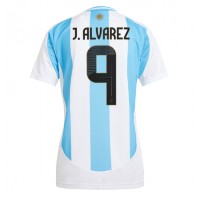 Camisa de time de futebol Argentina Julian Alvarez #9 Replicas 1º Equipamento Feminina Copa America 2024 Manga Curta